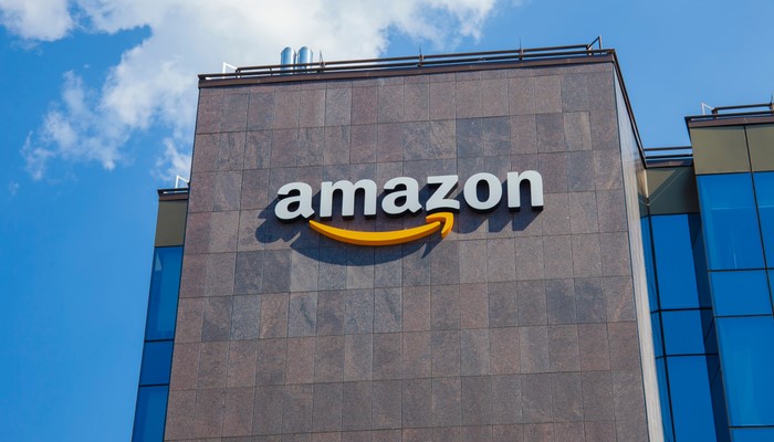Amazon shares smash all-time record price
