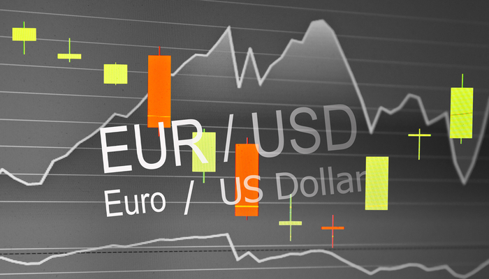 أسعار اليورو مقابل الدولار تتراجع أمام مستوى مقاومة رئيسي، ما الذي يحرك الأسواق؟