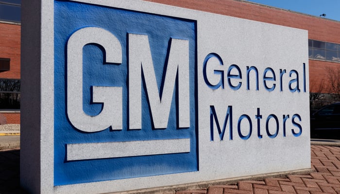Nikola is partnering up with General Motors to build electric semi-trucks